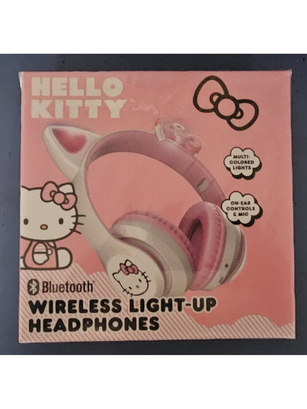 Hello Kitty Wireless Light Up Headphones Bluetooth Pink & White Sanrio NEW NIB